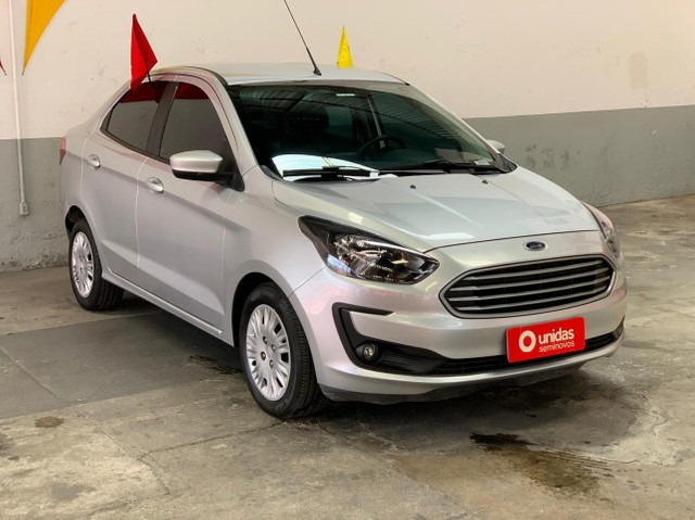 KA SEDAN 1.5 PLUS IMPECÁVEL COMPLETO COM MÍDIA E VIDRO NAS 4 PORTAS