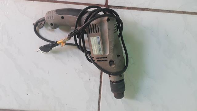 Vende _de uma furadeira