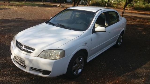 Astra sedan 1.8 álcool - Foto 4