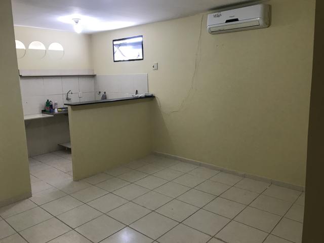 Sala na Av. Jaguarari com 45mts , sub dividida em 02salas+banheiro+copa+