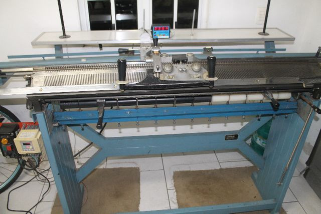 Maquina de tecer tricot coppo 10 de 1,20 c/ motorização de inversão