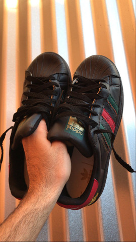 Tênis adidas superstar