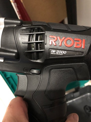 Parafusadeira de Impacto Ryobi - Foto 3