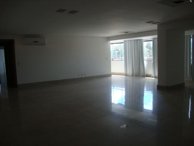 Lotus Vende Excelente Apartamento, Ed. Portofino, na Av. Gentil Bitencourt