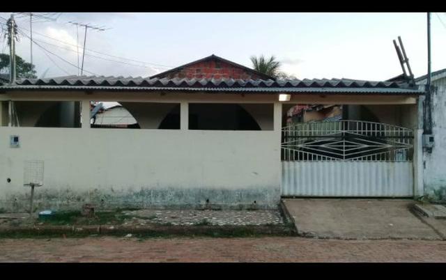 Vendo uma casa no Conjunto universitário