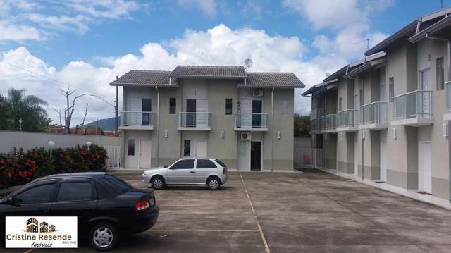 Casa em condomio / proximo a praia do porto novo / com piscina !
