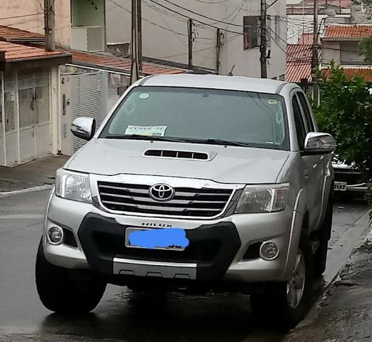 Toyta hilux serv D_4D. 3.0 turb diesil 2012