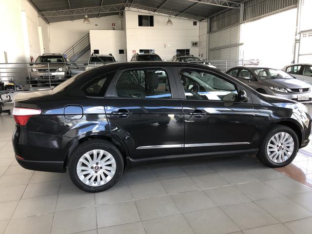 Fiat / Grand Siena Essence 1.6 2013 - Foto 5