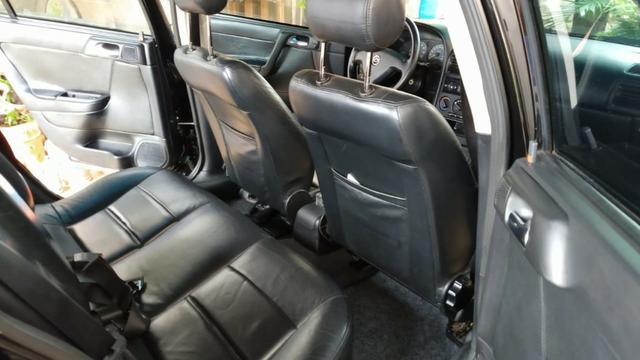 Vendo Astra Hatch 2.0 Completo Ar Direção Super Conservado! - Foto 16