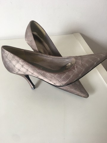 Scarpin cinza chumbo Sanden n37