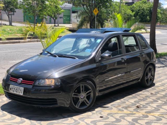 Fiat Stilo com Teto Solar, Rodas 17'', Suspensão preparada, Caixa de som, DVD