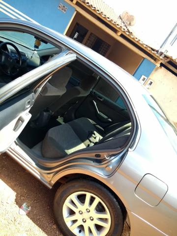 Honda Civic 2005 - Foto 4