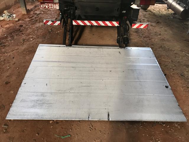 Plataforma hidráulica para caminhão