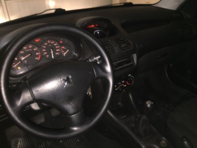 Peugeot 206 Presence 1.4 - Foto 4