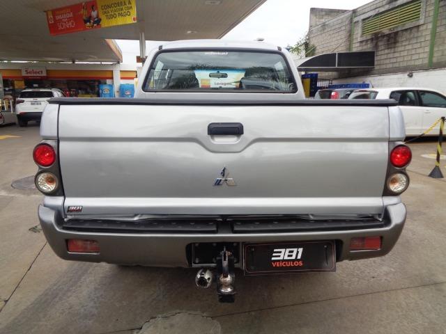 Mitsubishi - L200 OutDoor 2.5 HPE 4x4 Diesel - Foto 12