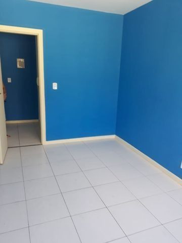 Excelente casa Duplex. Sala 2 qtos com garagem - Foto 2