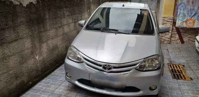 Etios sedã. Carro muito confortável e econômico - Foto 6