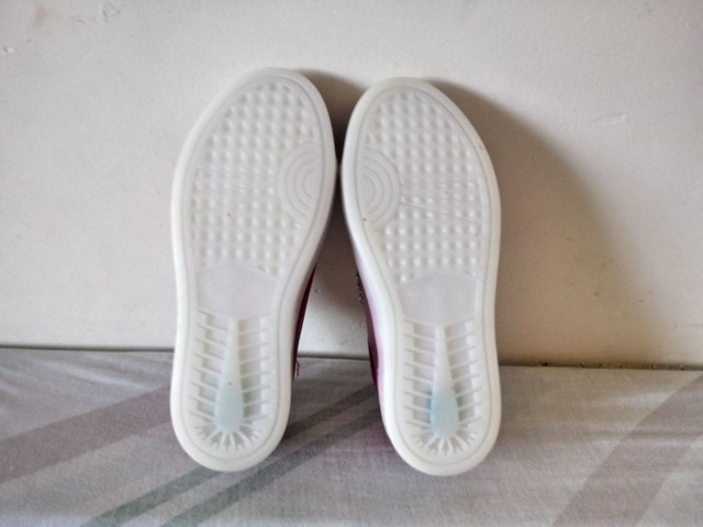 2 tenis infantil por 75