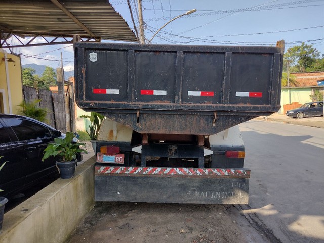 VENDO OU TROCO POR CAMINHÃO BAÚ