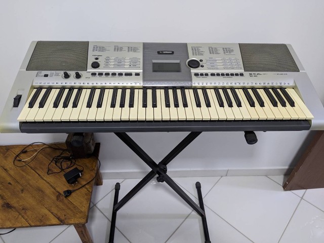 Yamaha  PSR E403