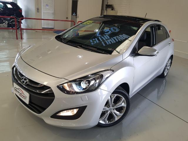 Hyundai i30 serie limitada com tato solar