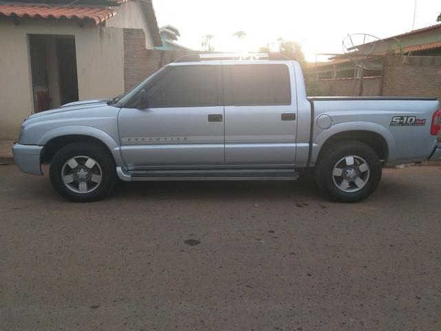 Vende-se uma caminhonete 2010/2011s10 executiva 4×4 diesel - Foto 3