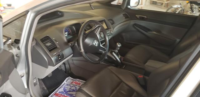 Vendo New Civic lxs (aceito troca em carro de menor valor)