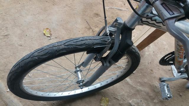 Vendo bicicleta de alumínio Caloi muito leve - Foto 2