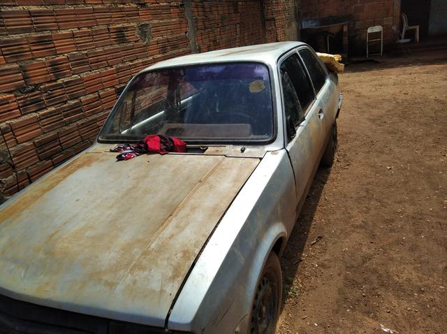 Vendo esse chevett barato so que esta cm motor batido - Foto 2