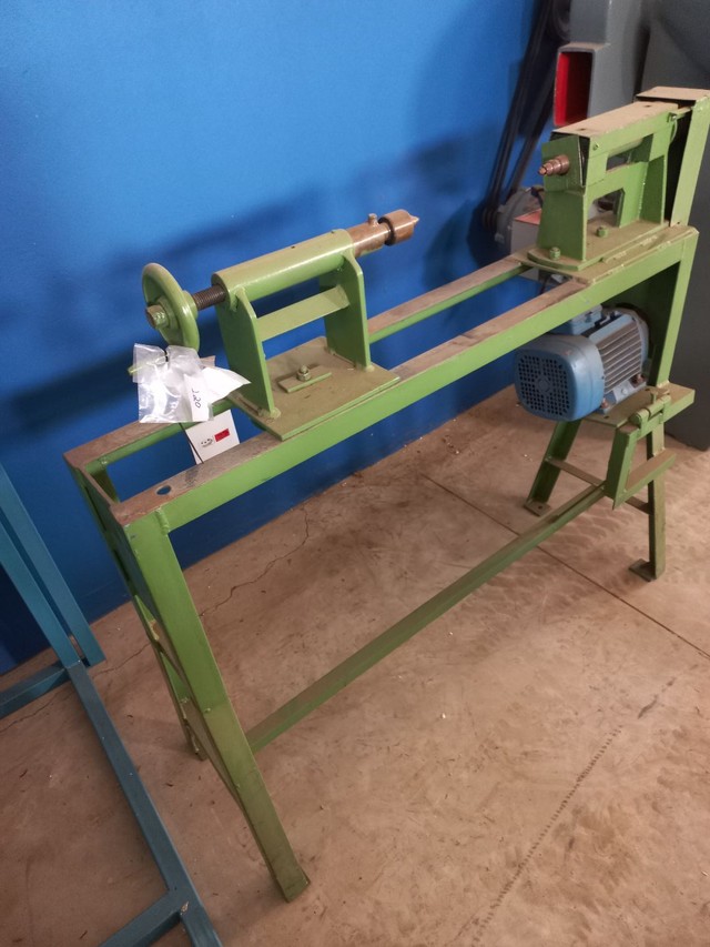 Torno simples para madeira com motor trifásico  - Foto 3