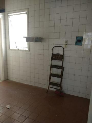 Alugo apto em frente a ufc com 90m, 3 quts + dependencia 1 vaga coberta r$ 950,00 parcelo - Foto 11
