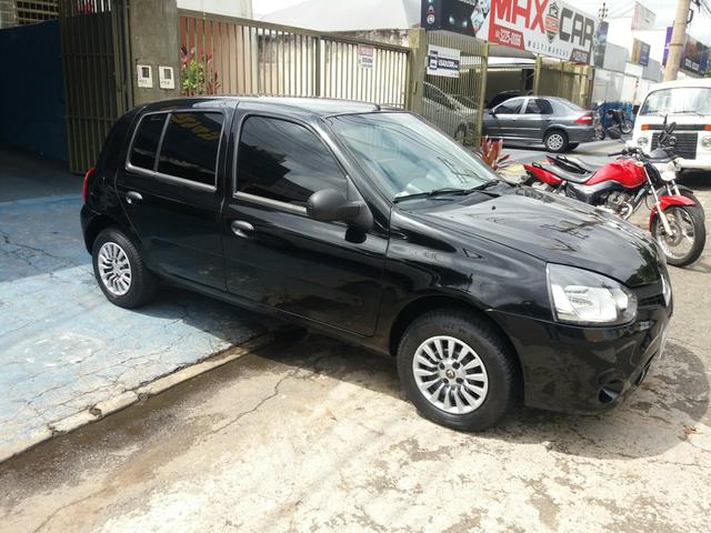 Renault Clio Hatch 1.0Flex Completo Preto 2013/2014 - Foto 2
