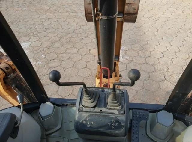 Caterpillar 416e 4x2 / 2013 - Foto 5