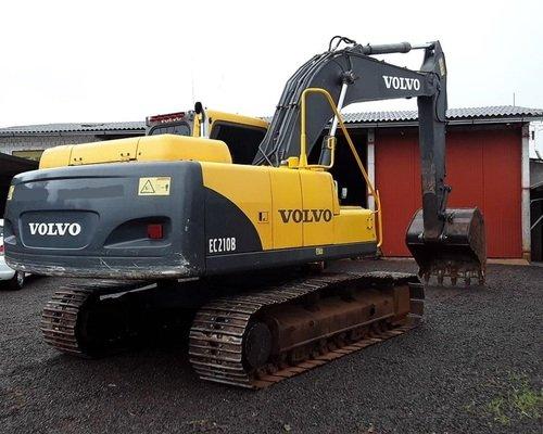 Escavadeira EC210B VOLVO (exigência de nome limpo) - Foto 3