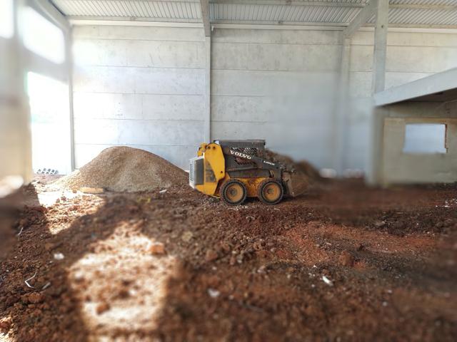 Bob Cat, Mini Escavadeira Limpeza de Terrenos - Foto 5