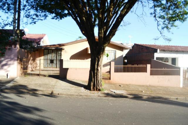 Locação - Casa com 2 Quartos no Borba Gato