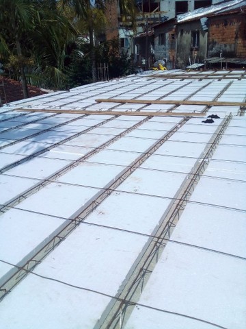 Laje pré-moldada comum e Treliçada