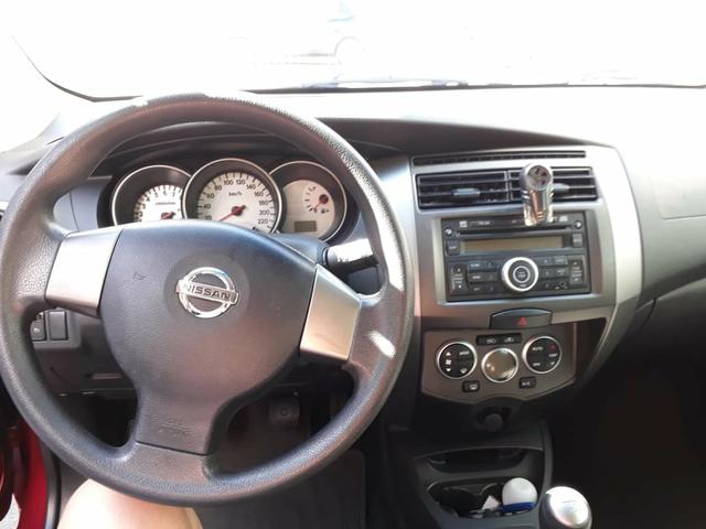 Grand Livina vendo ou troco 2012/13 7 lugares - Foto 2