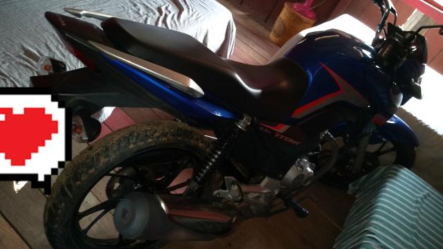 Vendo Titan 160 .moto impecável
