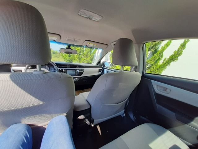 Toyota Corolla GLI 2017 1.8 Automático Completo - Foto 6
