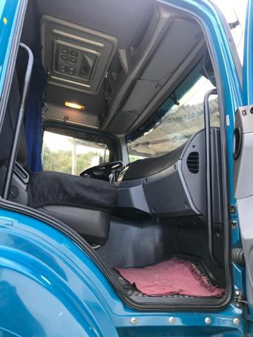 Vendo caminhões Mercedes versãos 2035 e outro iveco versão 380 truque - Foto 12