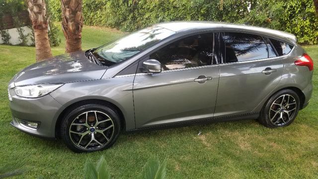 Ford Focus Titanium Powershift 2.0 estado de novo, apenas 33.000km!!