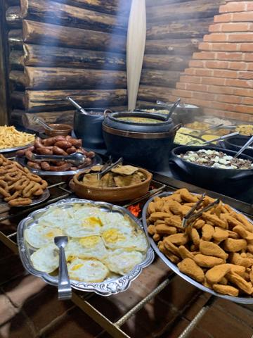 Precisa-se de cozinheiro-(a) que saiba usar fogão a lenha - Foto 3