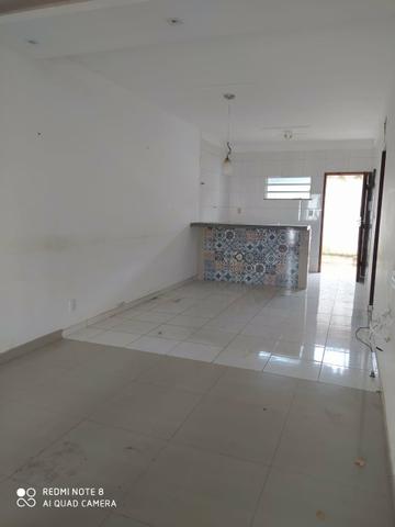 Casa em residencial fechado com area de lazer com Psicina e churrasqueira - Foto 4