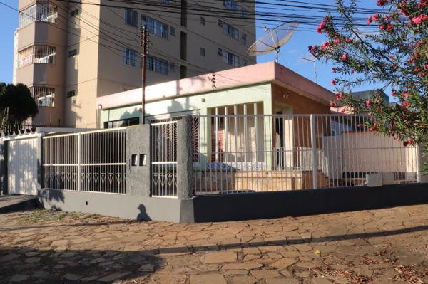 Casa com 3 quartos - Bairro Setor Aeroporto em Goiânia