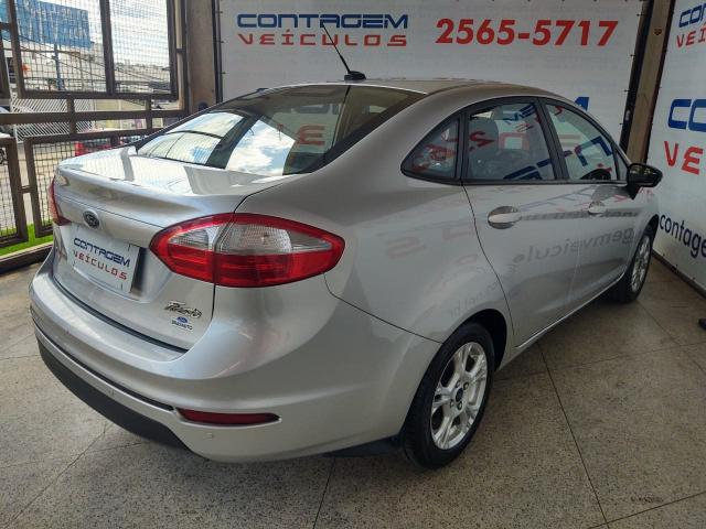 Fiesta Sedan 1.6 Automático 2014 / 2015 - Foto 12