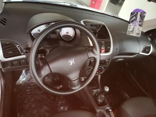 Peugeot 207 Xr 1.4 Branco Completo - Foto 14