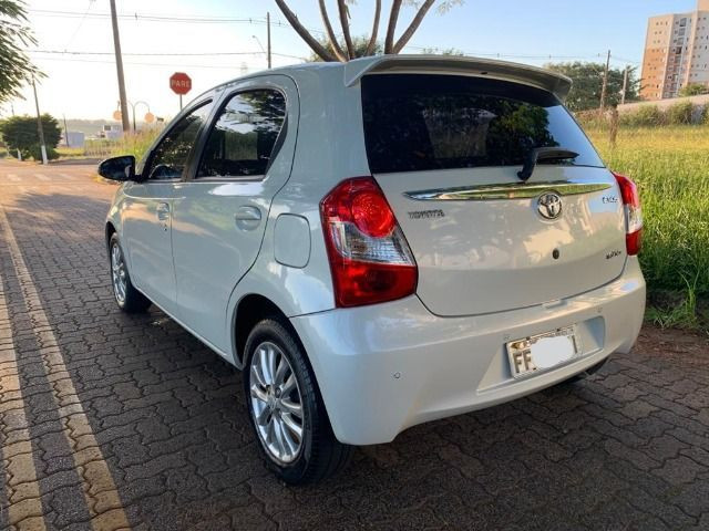 Etios 1.5 XLS - Foto 9