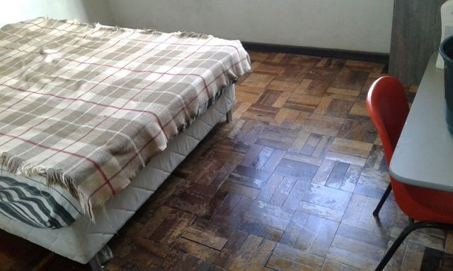 Quarto uma quadra do terminal do capão raso apartir R$ 450,00 zap * - Foto 3