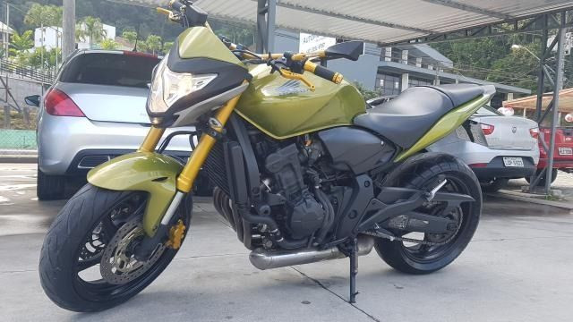 Vendo Hornet ABS ano 2012